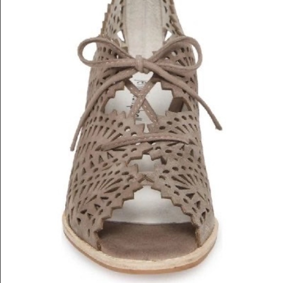 Jeffrey Campbell Wedge Sandals “Espejo” Taupe Suede Rodillo Lace-Up Low Size 8 - Picture 5 of 16